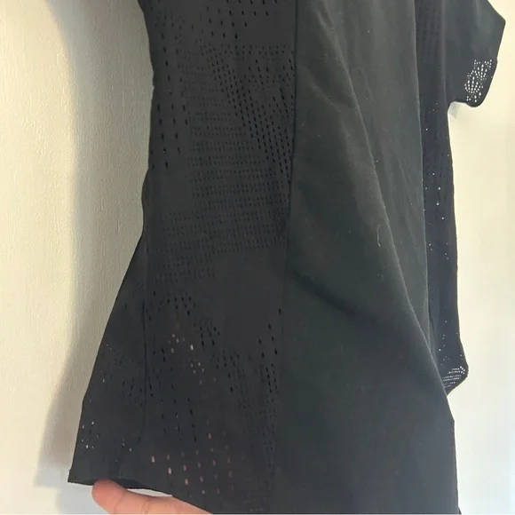 The North Face Laser Cut Tee - Picture 4 of 7